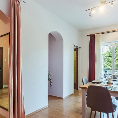 2 Bedroom Beautiful Apartment In Valtura Exterior foto