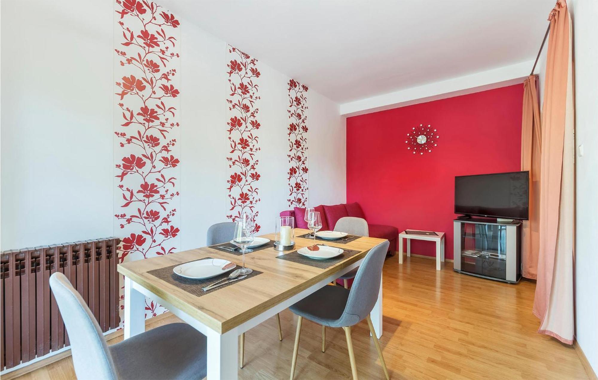 2 Bedroom Beautiful Apartment In Valtura Exterior foto